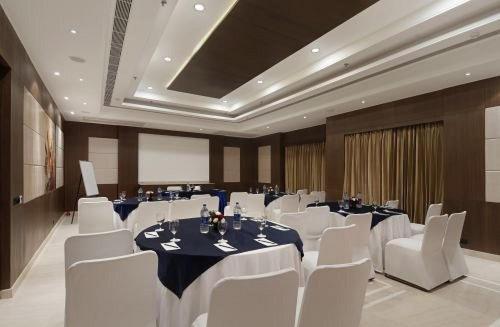 Inde Hotel Signature Tower Gurgaon Eksteriør bilde