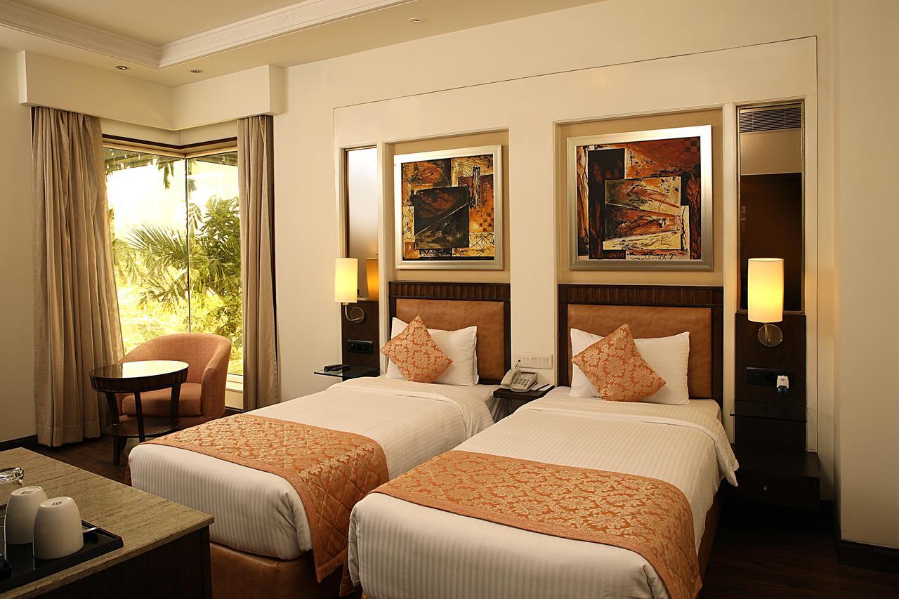 Inde Hotel Signature Tower Gurgaon Eksteriør bilde
